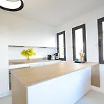 Hotel apartamentowy La Perle D'eze - 4*