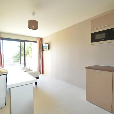 Апарт-отель La Perle D'eze - 4*