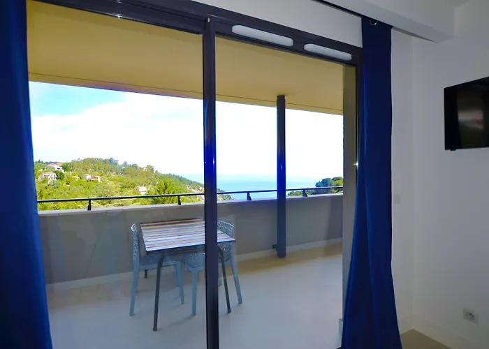 La Perle D'eze - 4*