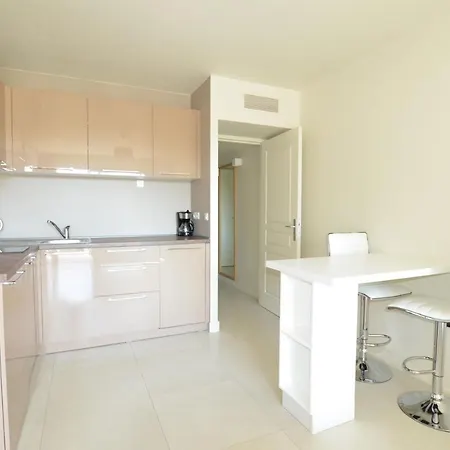 Apart Otel La Perle D'eze - 4*