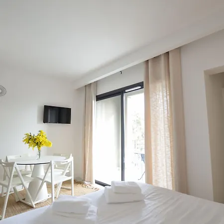 Апарт-отель La Perle D'eze -