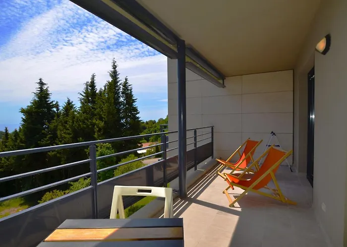 Апарт-отель La Perle D'eze - 4*