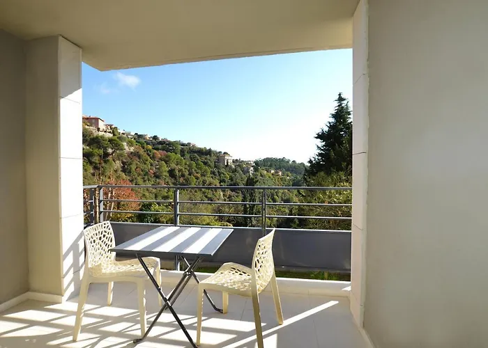 Апарт-отель La Perle D'eze - 4*