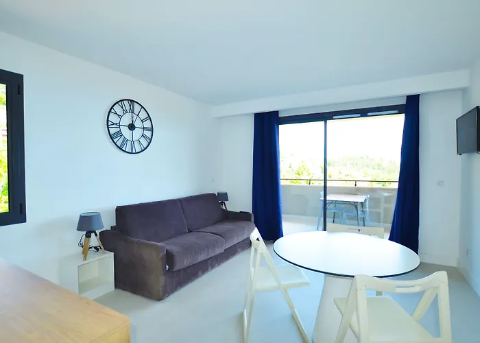 Апарт-отель La Perle D'eze - 4*